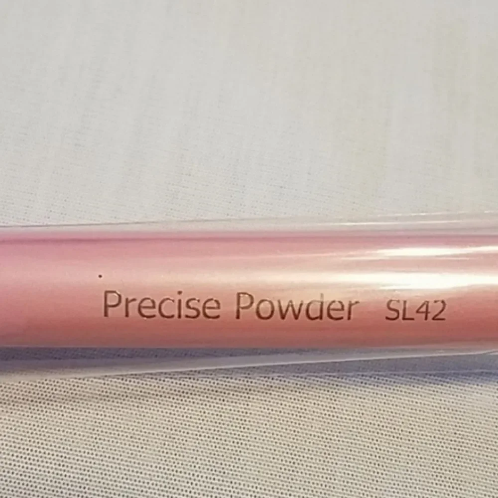 Pretty Vulgar Highlighter and Slmissglam Brush‎